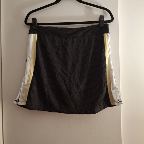 Izod Black With Yellow & White Stripes Women's Athletic Skorts - Picture 1 of 7
